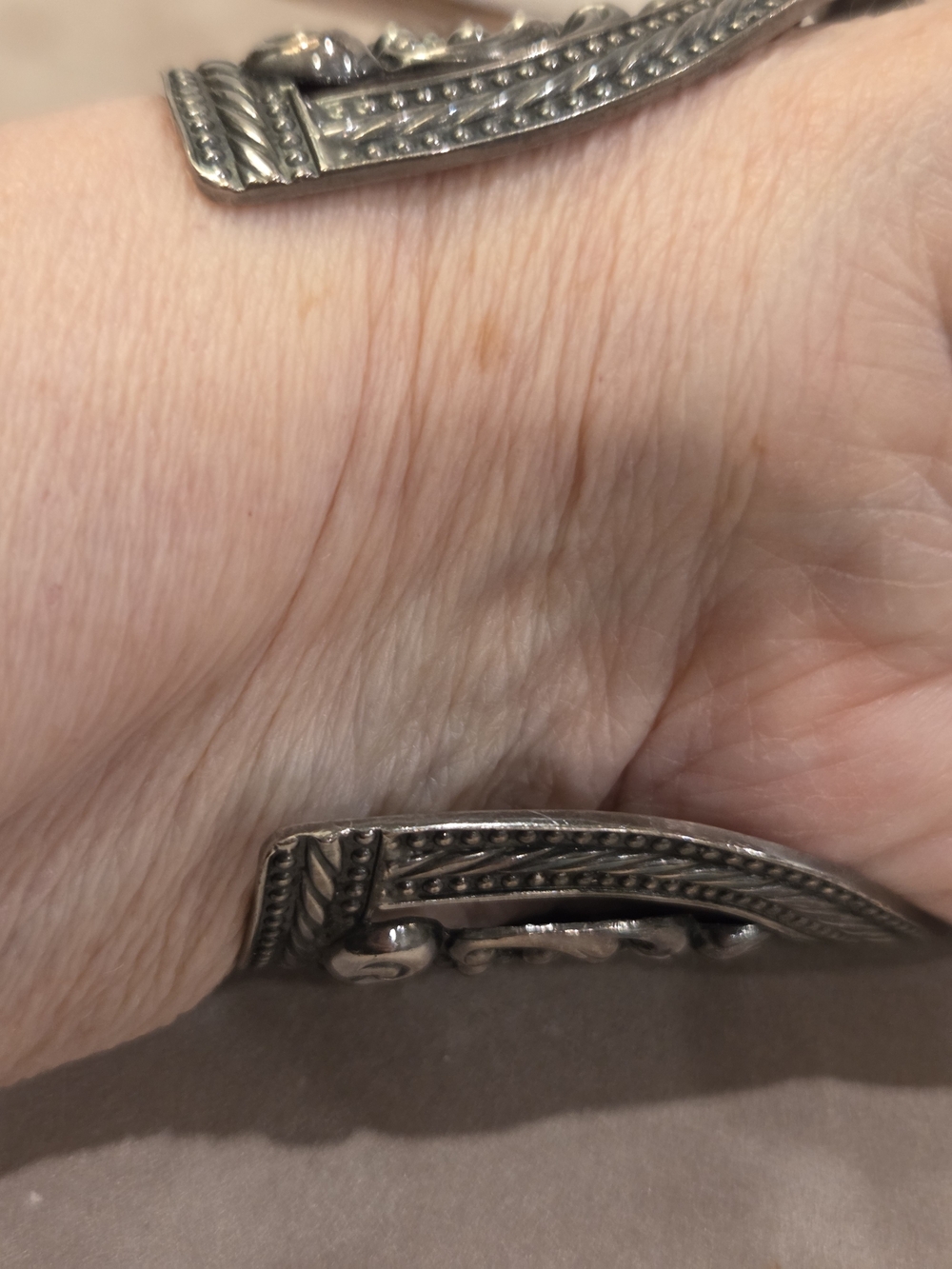 Fabulous 1950's Napier Ornate Filigree Silver-plated Cuff Bracelet - Picture 10 of 11
